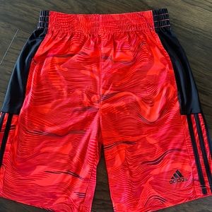 Boys adidas shorts / Size L (14/16)